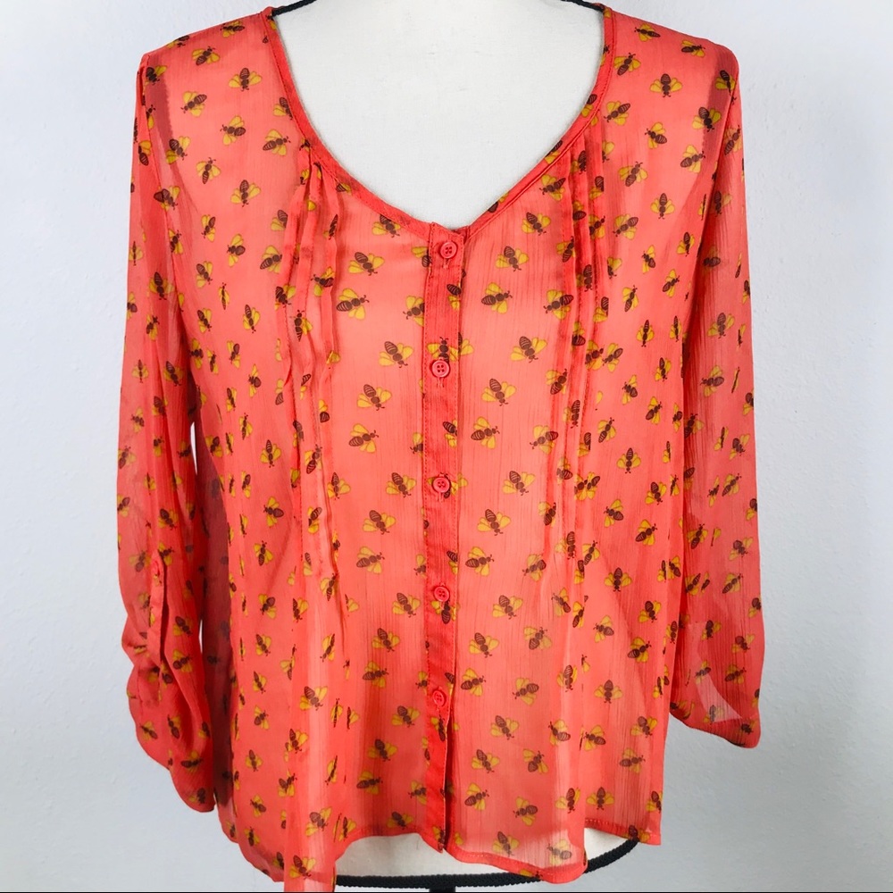 MOSSIMO SHEER PLEAT FRONT TAP SLEEVES BEE TOP